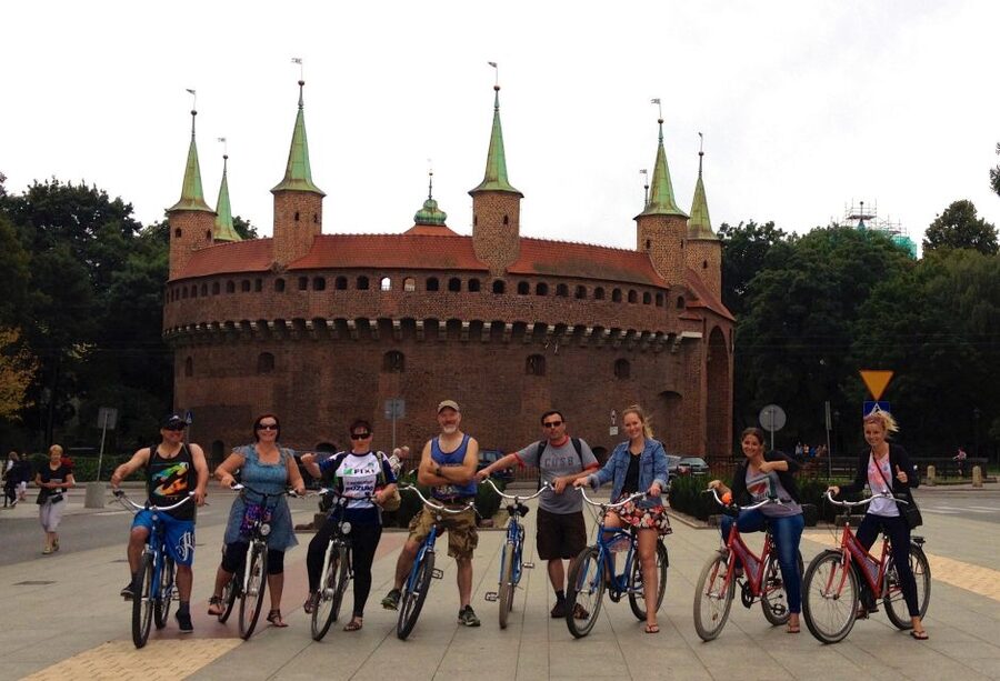 Krakow: Bike Tour of the Old Town, Kazimierz, and the Ghetto - Pace and bike comfort: why it feels easy enough for many fitness levels