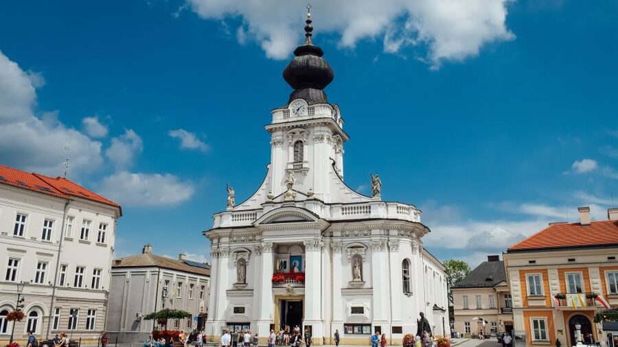 Krakow: Black Madonna of Częstochowa & Home of John Paul II - The Black Madonna of Częstochowa: What to Look For and How to Respect the Moment