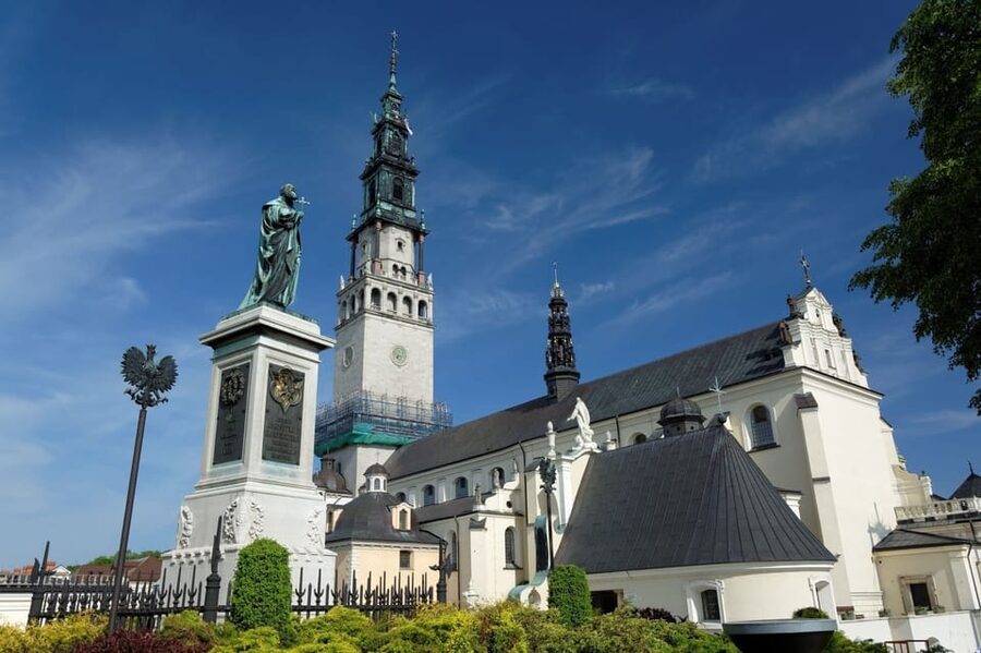 Krakow: Black Madonna Sanctuary of Czestochowa - Guided Tour - Monastery hill time: tower views and self-guided wandering