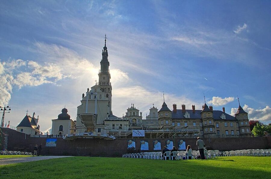 Krakow: Black Madonna Sanctuary of Czestochowa - Guided Tour - Should you book this guided Black Madonna sanctuary trip?