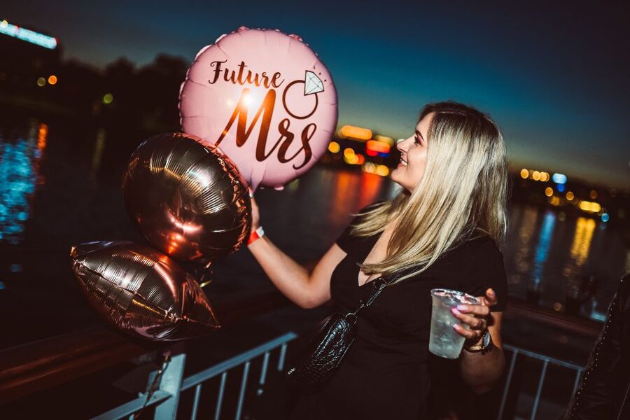 Krakow: Boat Party with Unlimited Drinks - The 2-Hour Open Bar: What Unlimited Drinks Actually Feels Like