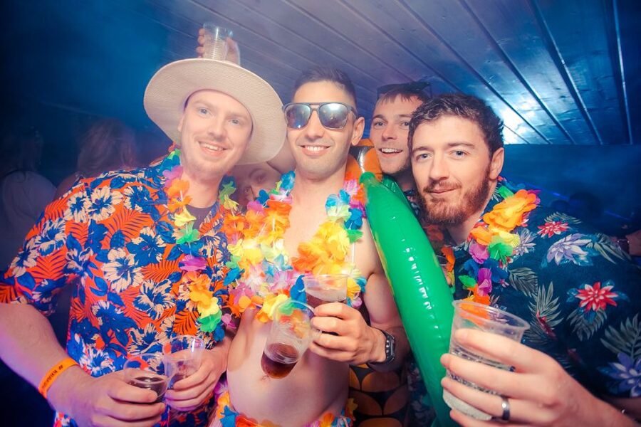 Krakow: Boat Party with Unlimited Drinks - The Live Magic Show: A Surprisingly Good Mood Booster