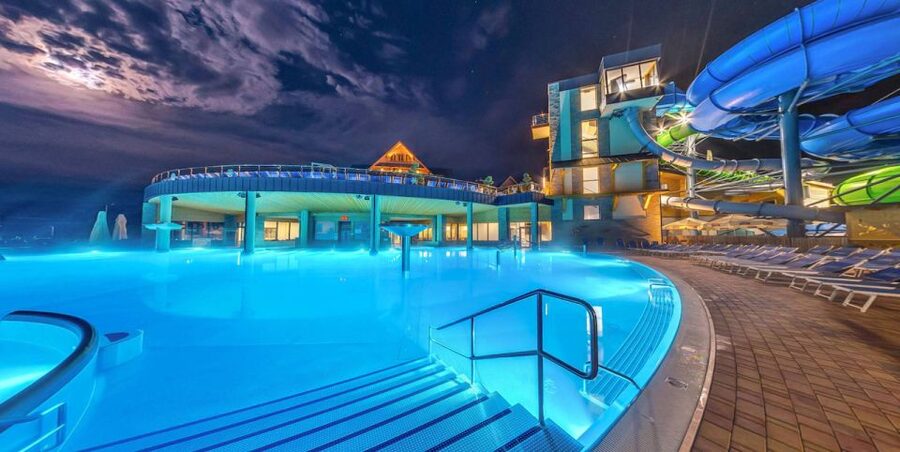 Krakow: Chocholowskie Baths with Ticket and Transportation - Who this day trip suits best, and who should skip it