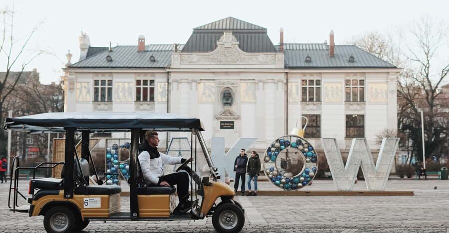 Krakow: City Sightseeing Tour by Golf Cart - St. Anne’s area to Kazimierz: the city shifts from medieval core to Jewish Krakow