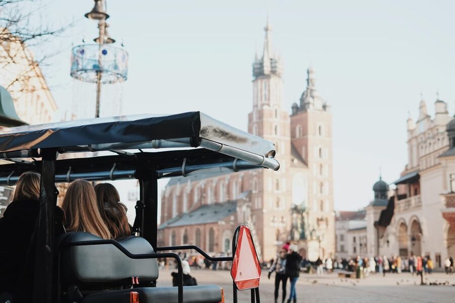 Krakow: City Sightseeing Tour by Golf Cart - How the ride works: small group up to 13, many driver languages, audio guiding the story
