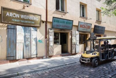 City Tour of 3 Districts by Electric Car