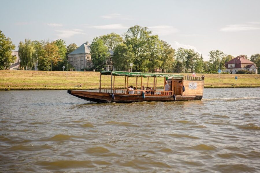Krakow: Early Bird Vistula River Sightseeing Cruise - Who should book this Krakow Vistula cruise