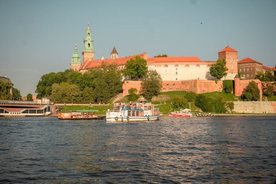 Krakow: Early Bird Vistula River Sightseeing Cruise - Price and logistics for a 1-hour cruise