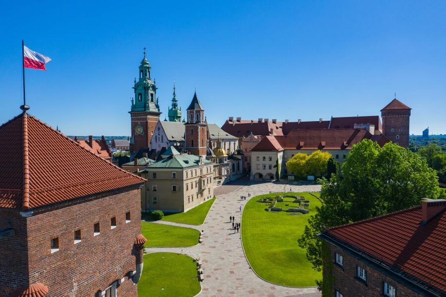 Krakow: Electric Car Sightseeing Tour - Meeting at Matejki Square, then straight into the sights