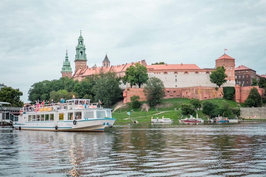 Kraków: Evening or Night River Cruise - Deck Choice: Upper Views vs Lower Comfort