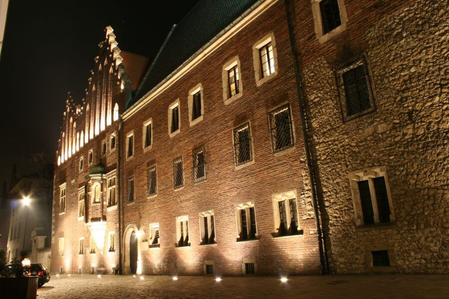 Krakow: Evening Walking Tour with Spooky Stories - Who Should Book, and Who Should Skip This One
