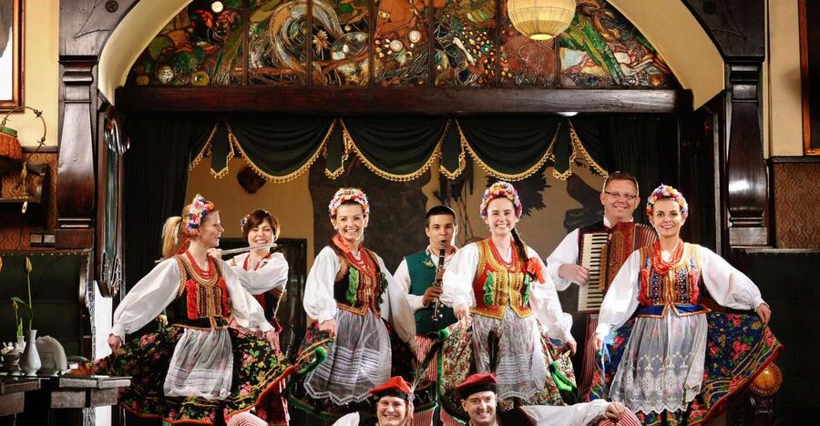 Krakow: Folk Show & 3-Course Dinner at Jama Michalika Café - Two 25-minute folk shows, and real audience participation