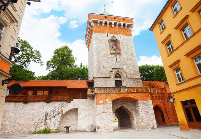 Krakow: Food Tour of 10 Tastings with Pierogi, Vodka & More - What You Actually Get: 10 Tastings That Feel Like a Krakow Cheat Code
