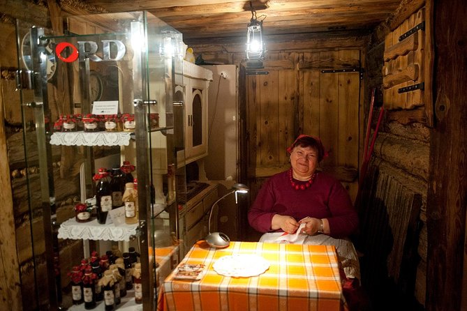 Krakow: Food Tour of 10 Tastings with Pierogi, Vodka & More - Pace, walking, and what a small group really changes