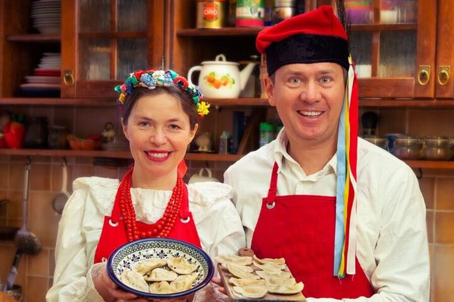 Krakow Food Tour: Polish Flavours & Local Stories - Meeting at Mały Rynek: the walk starts right away