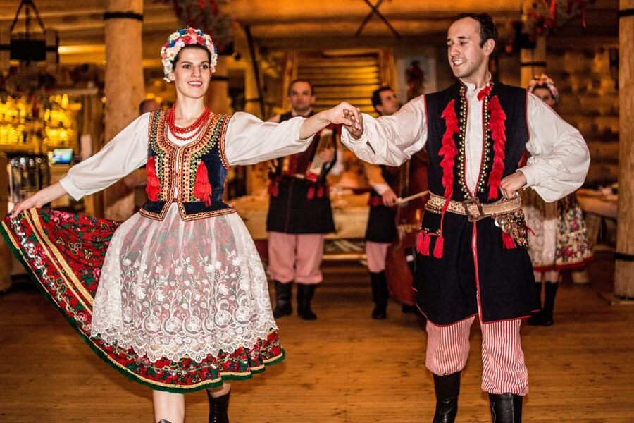 Krakow: Full Traditional Polish Dinner & Folk Show - Key things to know before you go