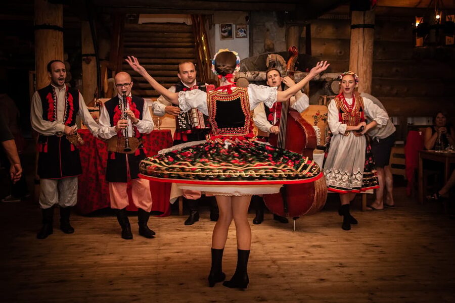 Krakow: Full Traditional Polish Dinner & Folk Show - Who This Is Best For, and Who Might Not Love It