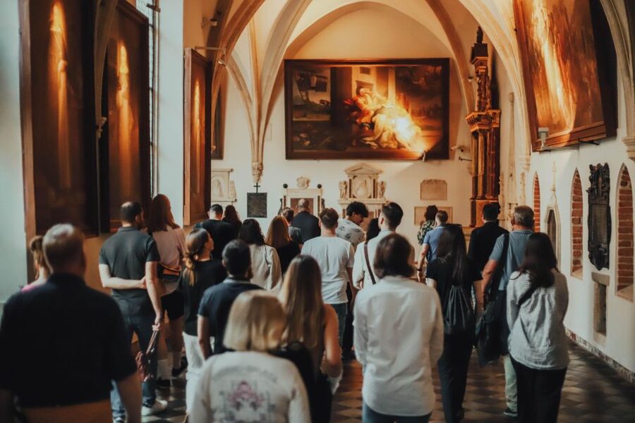 Krakow: Guided Old Town Tour - The Guide Factor: Why People Keep Praising the Storytelling