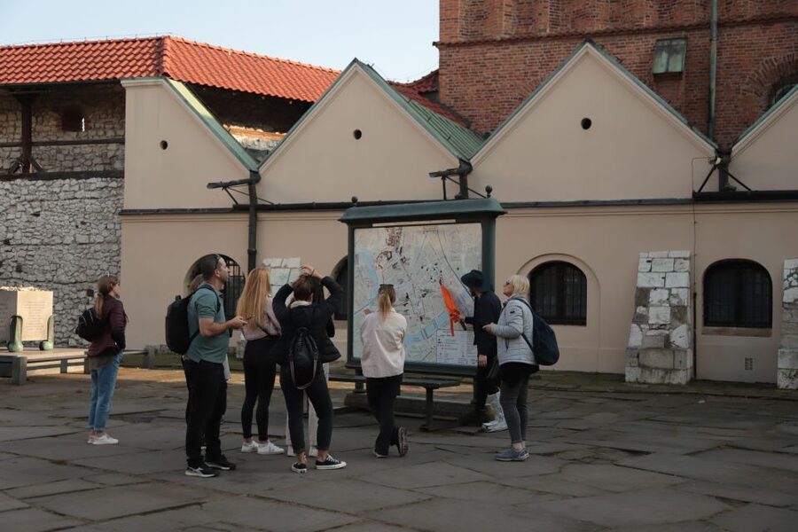 Krakow: Jewish Quarter and Former Ghetto Tour - The People Behind the Names: Rubinstein, Polanski, Zamenhof, Faktorowicz