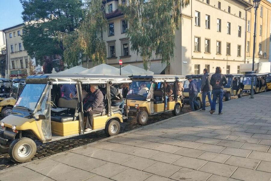 Krakow: Jewish Quarter and Ghetto Electric Golf Cart Tour - What You Actually Do on the 90-Minute Route