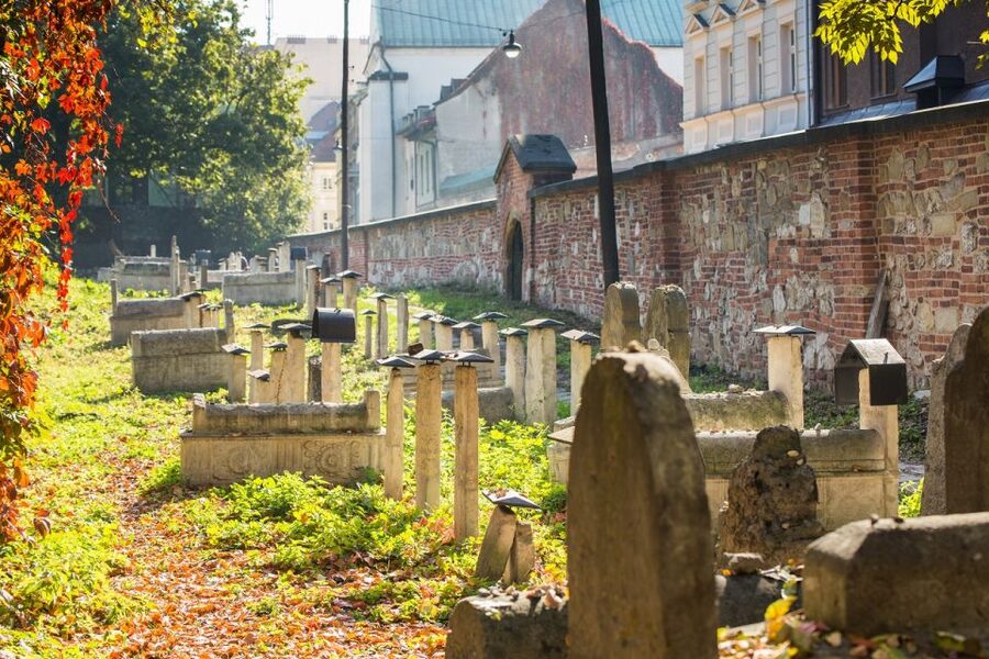 Krakow: Jewish Quarter and Schindler's Factory Guided Tour - How Schindler’s story reframes the WWII lesson