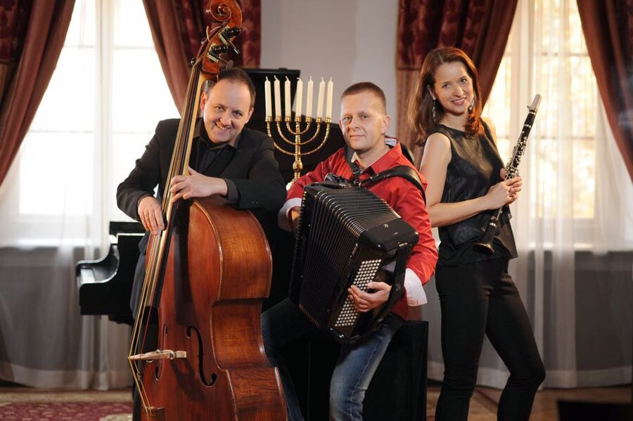 Krakow: Jewish-Style Klezmer Music Concert - A Krakow tenement that makes klezmer sound personal