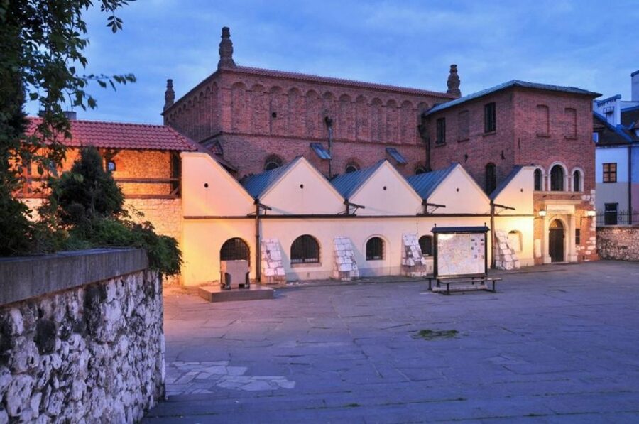 Krakow: Kazimierz Jewish Quarter Walking Tour - Szeroka Street: The Old Center You Walk Through Like a Story