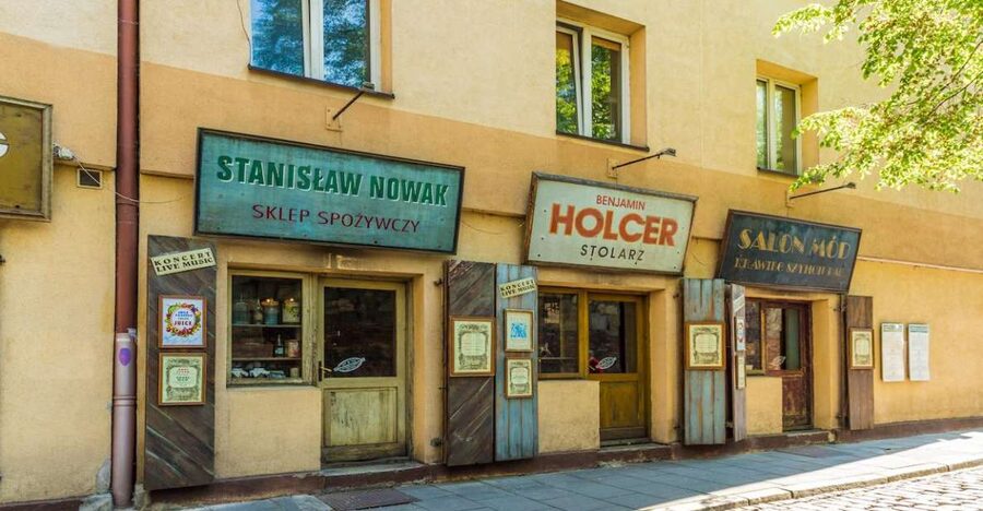 Krakow: Kazimierz Jewish Quarter Walking Tour - Old Synagogue: From Worship to Memory in One Site
