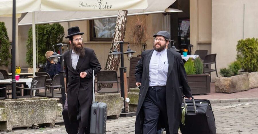 Krakow: Kazimierz, Schindler's Factory & Ghetto Guided Tour - Kazimierz streets: prewar Jewish life in the details