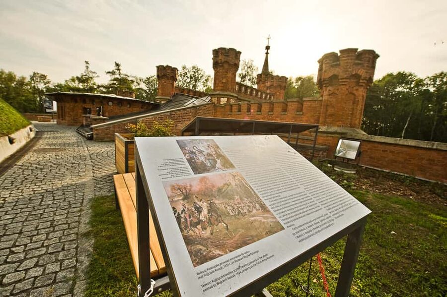 Krakow: Kościuszko Mound Ticket – History & Views! - Summit views: Wawel to the Tatra Mountains when the day cooperates