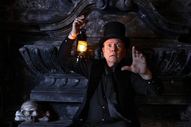Krakow Night Tour: Ghosts, Vampires and Legends of the Old Town - The Palace of the Wielopolski Family: Ghost Legend in a Tight Window
