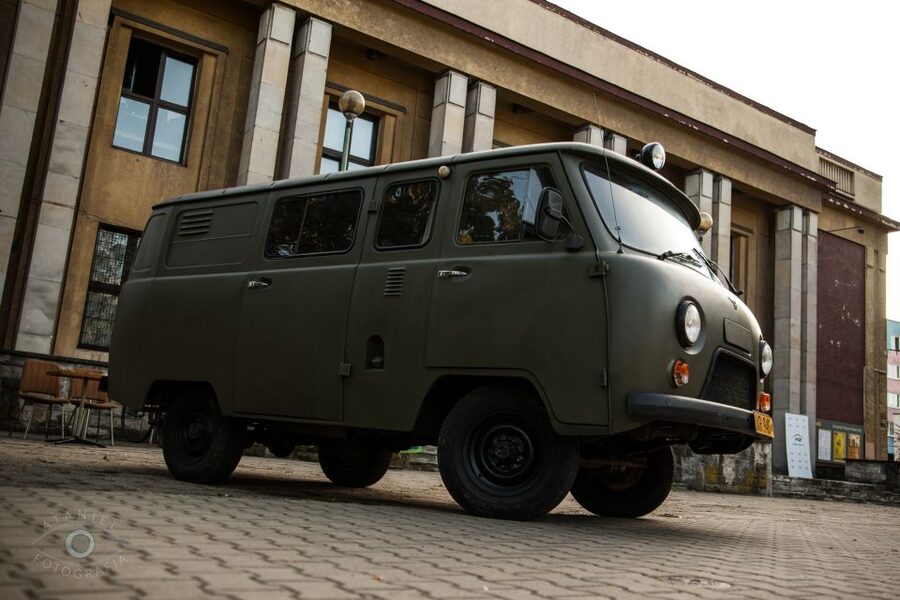 Krakow: Nowa Huta Guided Tour in Vintage Car - Your vintage car ride: Fiat 126, Lada, Nysa, and the UAZ factor