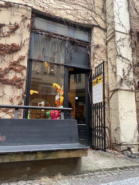 Krakow: Old Town and Kazimierz Guided Bike Tour - Oskar Schindler’s factory stop outside: a survival story you can actually see