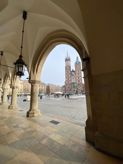 Krakow: Old Town and Kazimierz Guided Bike Tour - From ZeeTour in the courtyard to your bike in hand