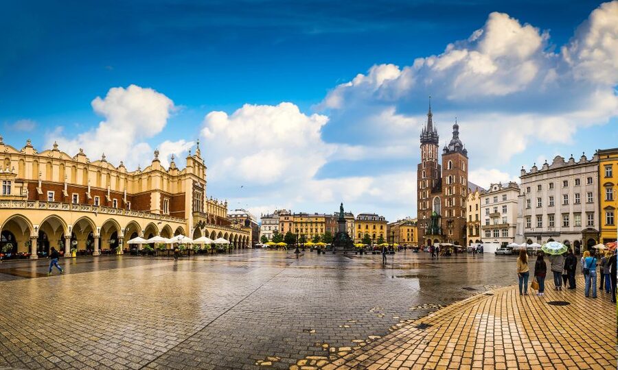 Krakow: Old Town Highlights Private Walking Tour - What makes the private guide work: pacing, names, and real local perspective