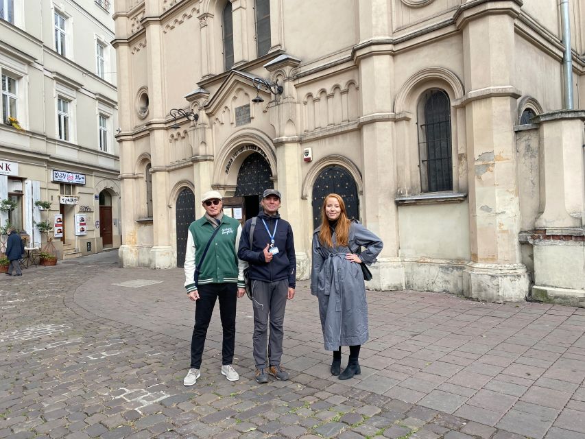 Krakow: Old Town Highlights Walking Tour - Jagiellonian University district and Planty Park: a change of pace inside the same story