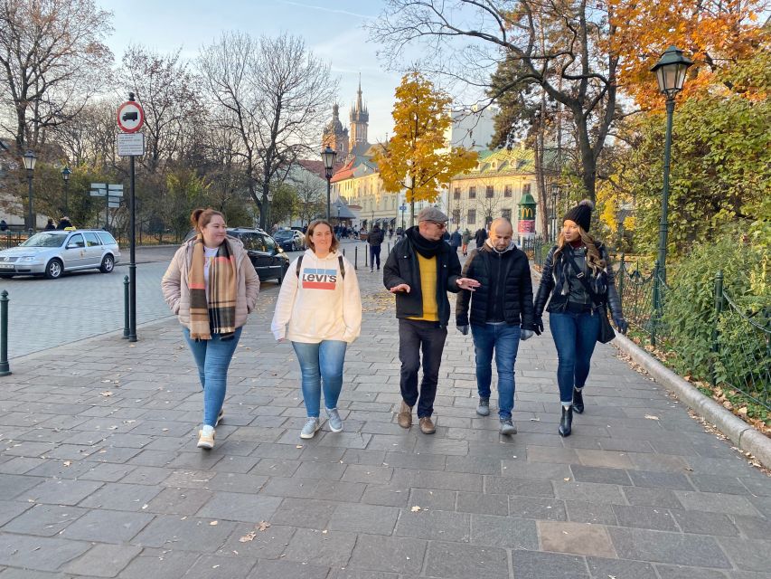 Krakow: Old Town Highlights Walking Tour - Wawel Hill, Royal Castle, and Cathedral: the UNESCO moment