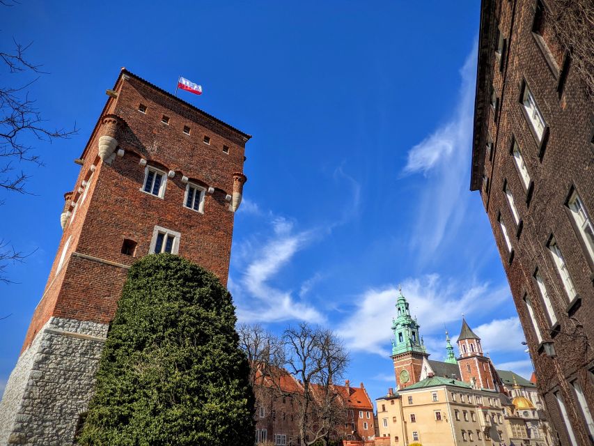 Kraków: Old Town & Wawel Castle Walking Tour in English - Why Krakow’s Royal Route Feels Like a Living Medieval Map
