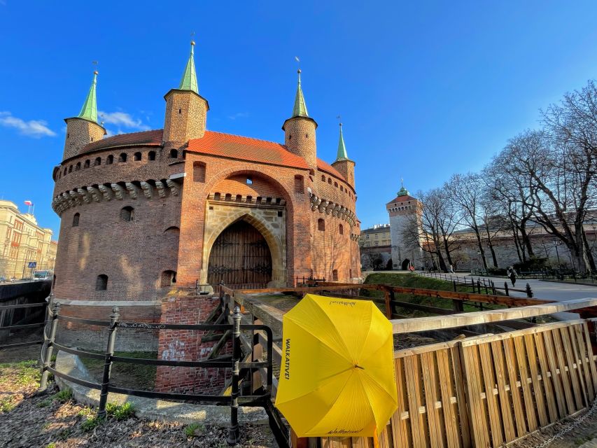 Kraków: Old Town & Wawel Castle Walking Tour in English - Medieval City Walls and the Barbican: The First Layer of Krakow’s Story