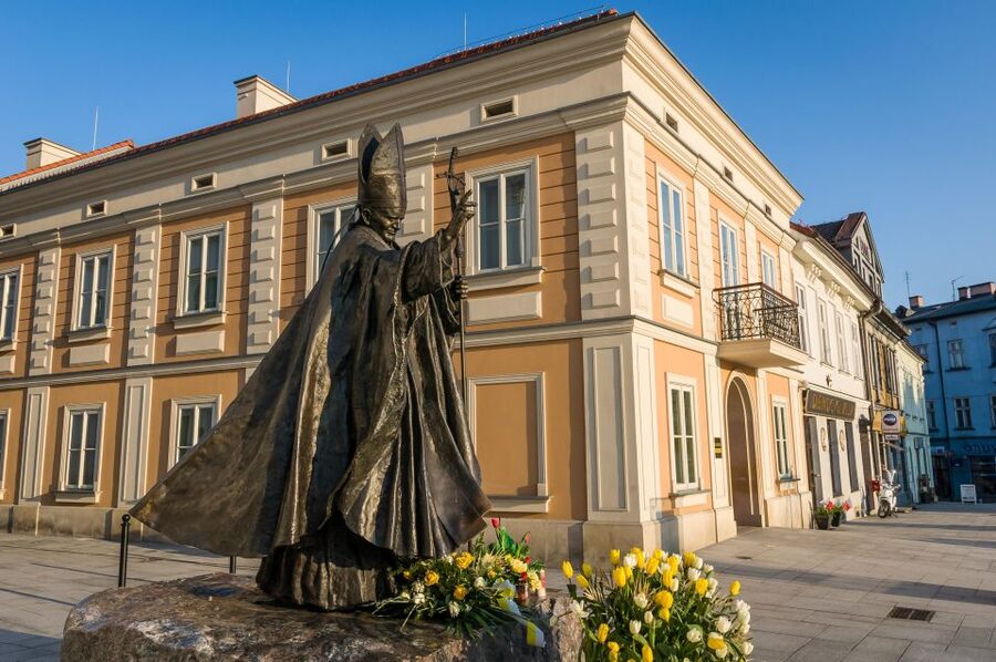 Krakow: Pope John Paul II Guided Tour with Home & Sanctuary - Krakow to Wadowice to the Divine Mercy Sanctuary in 6 hours