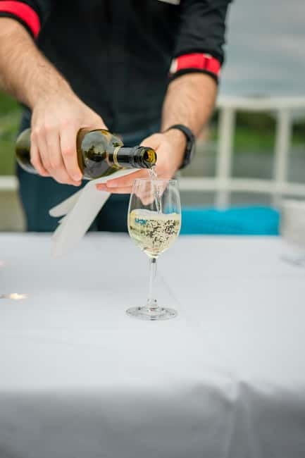 Krakow: Private Evening Boat Tour - Why this evening Vistula cruise feels better than land-only Krakow