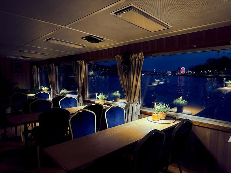 Krakow: Private Evening Boat Tour - Duration and timing: how to plan your evening