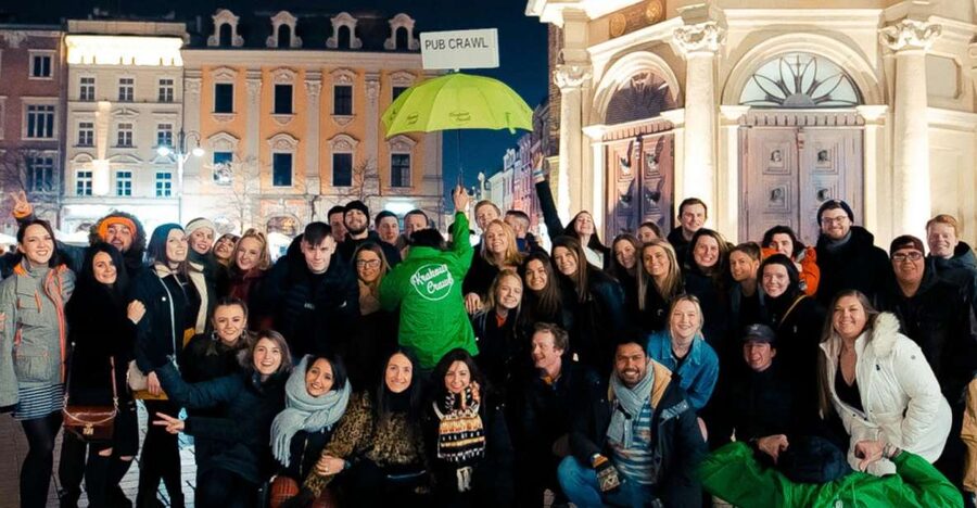 Krakow: Pub, Bar & Club Crawl - Meeting at Rynek Główny and starting near St. Mary’s
