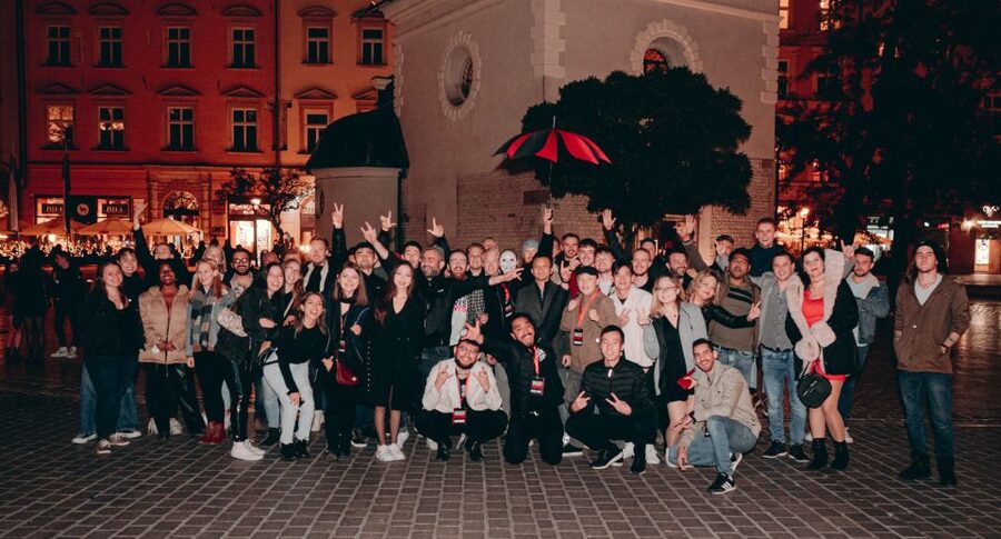 Krakow: Pub Crawl with 1 Hour of Unlimited Alcoholic Drinks - Starting at St. Wojciech Church: The fastest way to get your night rolling
