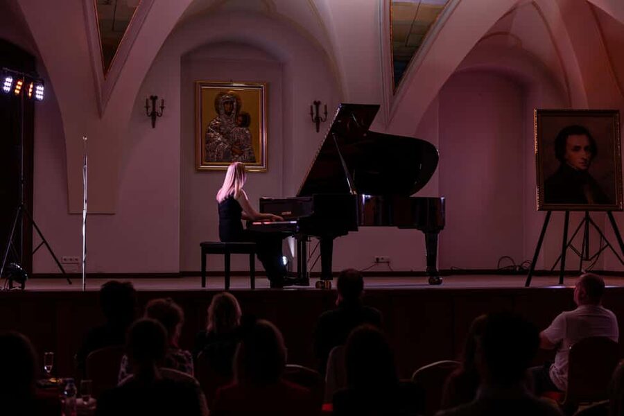 Kraków: Romantic Candlelight Chopin Piano Concert - The candlelight mood, and what it means for your listening