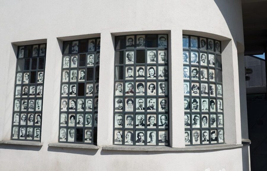 Krakow: Schindler's Factory & Ghetto Guided Tour - Krakow Under Nazi Occupation: what the exhibition adds
