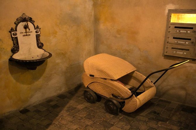 Krakow Schindler's Factory Guided Tour with Admission Ticket - Tickets and ID rules: the part you must not ignore
