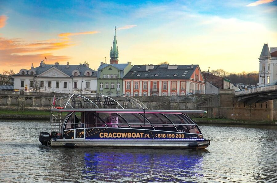 Krakow: Sightseeing Cruise on Vistula River with Audio Guide - Should you book the Cracow Boat Vistula River cruise?