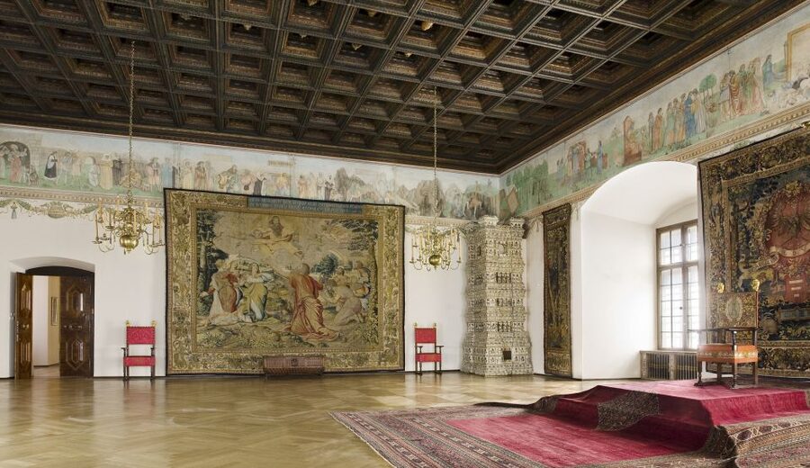 Krakow: Skip-the-Line Wawel Castle & Old Town Guided Tour - FAQ