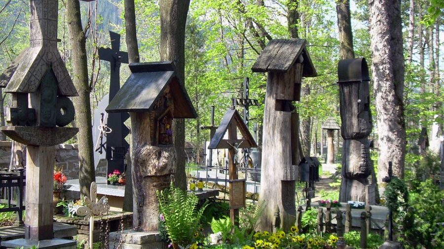 Krakow: Tatra Mountains and Zakopane Full-Day Private Tour - Chocholow village: wooden houses and folk art